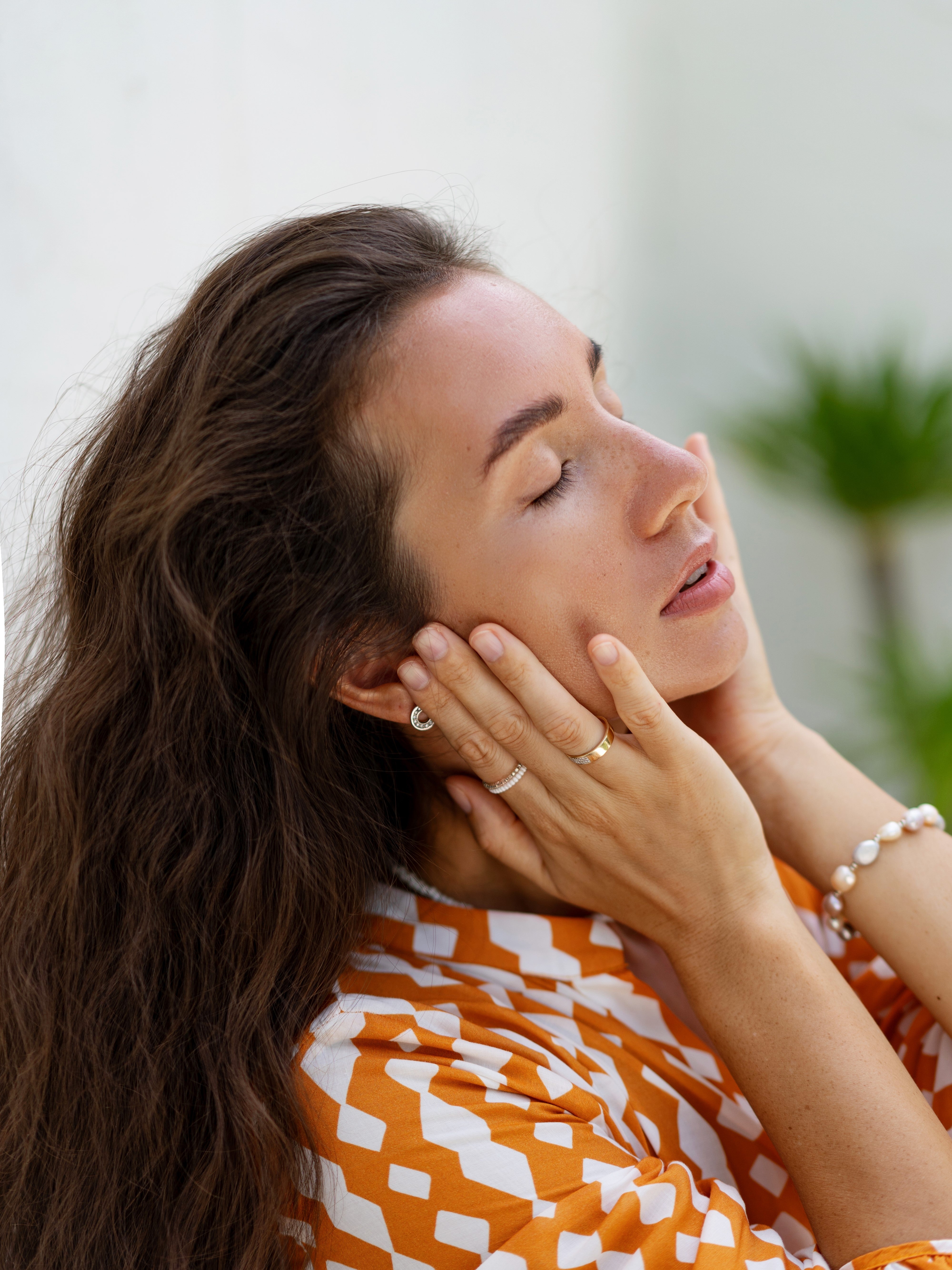 Why Does Foundation Sting Even When It Says for Sensitive Skin? (Do This First 2026)