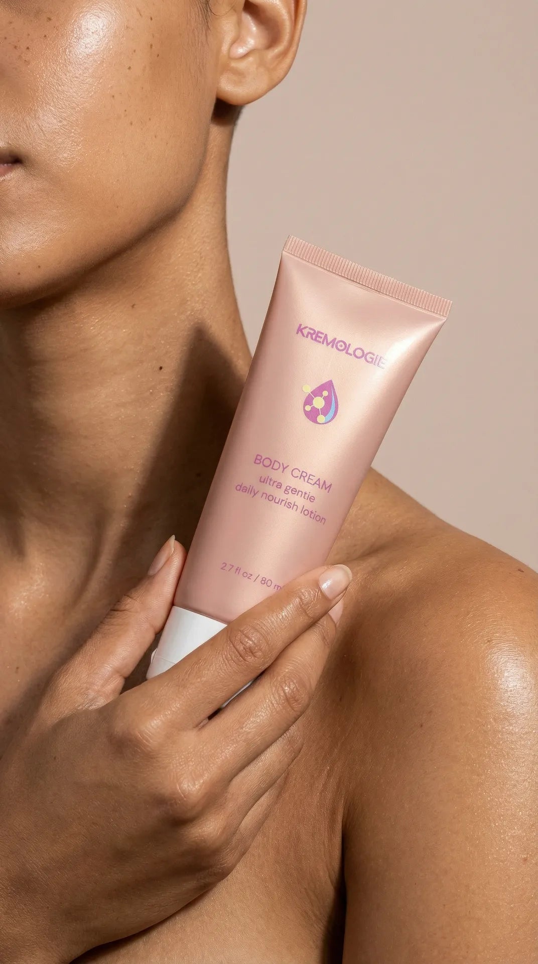 Kremologie body Cream Product photo on Shoulder